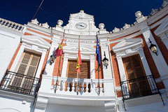 Imágen de la fachada del Ayuntamiento de Manzanares.