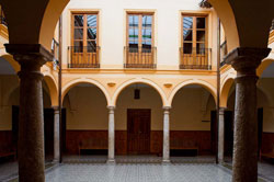 Patio del centro cultural Ciega de Manzanares. Patio del centro cultural Ciega de Manzanares.