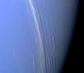 Neptuno: Detalle de nubes ecuatoriales.
