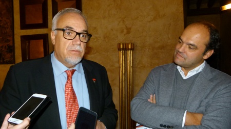 Julián Nieva y José Carlos Díez durante su atención a los medios de comunicación