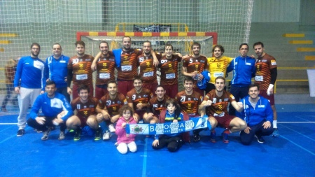 Foto del equipo tras la última victoria en Córdoba