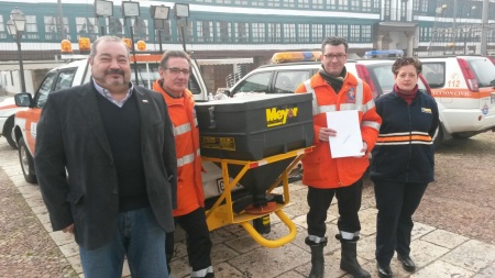 Voluntarios Pedro Peñalva, Baudilio Álvarez y Alfonsi Morga, junto al concejal de Protección Civil Manzanares, Miguel Ramírez