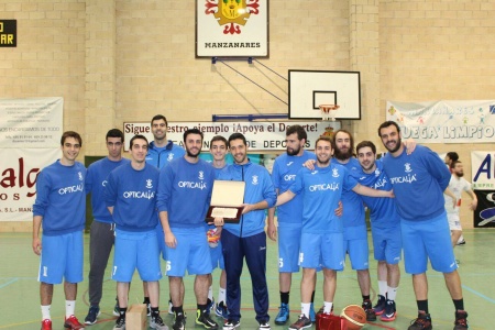 Michel recibió el homenaje de su club