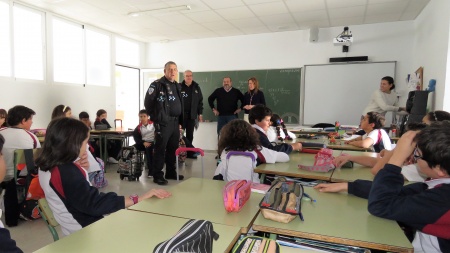 Inicio de las clases teóricas en una clase del colegio Don Cristóbal