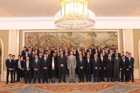 Foto conjunta de la recepción del Rey a la EFA Moratalaz de Manzanares