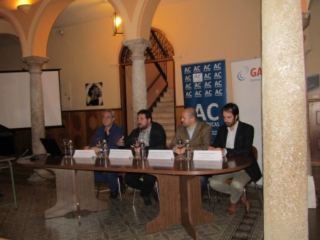 Charla-Coloquio en la Escuela de Música Manzanares sobre "La importancia de cuidad nuestra audición. Protege tus oídos".