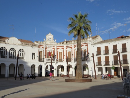 Plaza de la Constitución con la Casa Consistorial al fondo