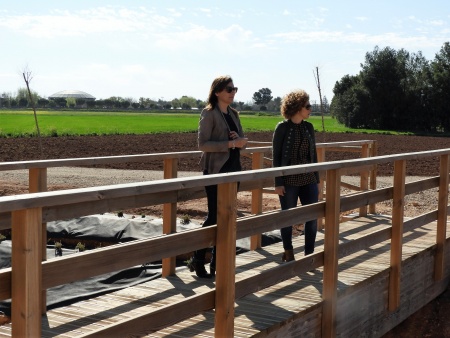 Beatriz Labián e Isabel Díaz-Benito, visitan el Molino Grande y su entorno