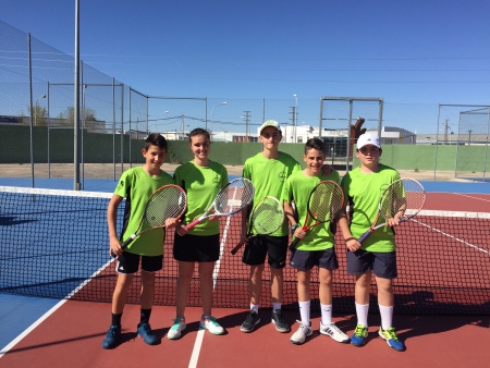 Equipo de la Escuela Municipal de Tenis de Manzanares