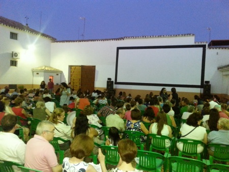 Vista del cine de verano antes de una proyección