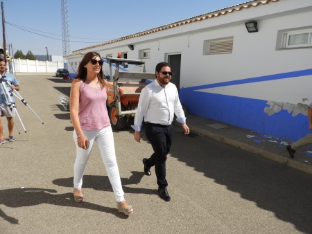 Visita de Camacho y Díaz-Benito a las pistas polideportivas