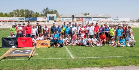 Foto conjunta de los competidores en Tomelloso