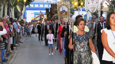 Procesión extraordinaria desde la estación de ferrocarril