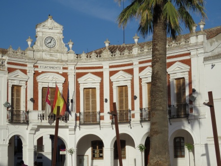 Fachada principal del Ayuntamiento de Manzanares