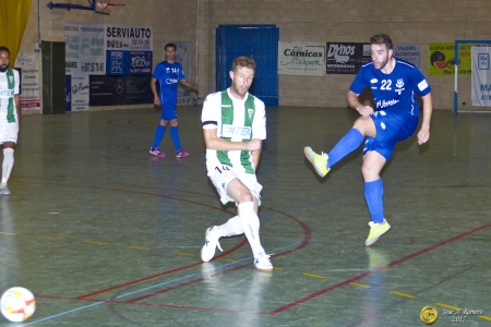 Kiki II, con el número 22, en el partido ante el Córdoba. Foto: José A. Romero