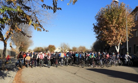 Salida de la carrera no competitiva de los adultos en la Fiesta de la Bicicleta