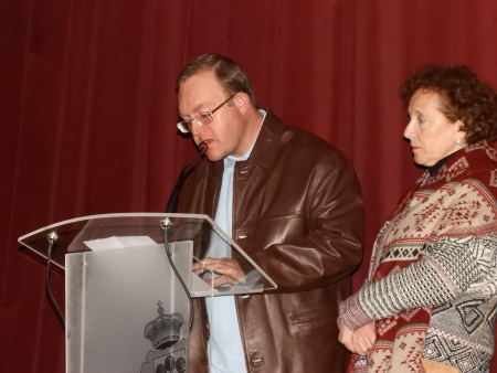 Sebastián Rodríguez junto a la coordinadora de Servicios Sociales, Pilar Serrano