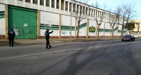 Agentes de Policía Local durante uno de los controles de esta campaña