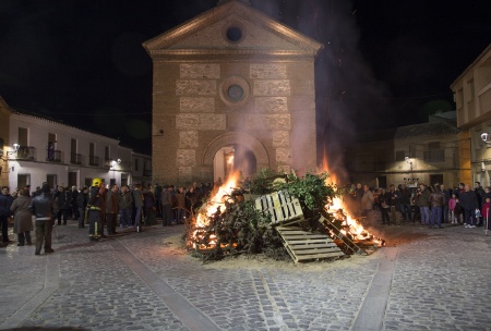 Hoguera de San Antón en pasadas ediciones