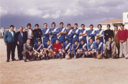 Plantilla del Manzanares CF en los años 70 (Foto publicada en la web del club)