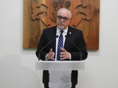 Julián Nieva durante la presentación del balance de los mil días de legislatura