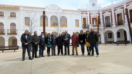 El alcalde ha estado acompañado por el Equipo de Gobierno y miembros de El Zaque