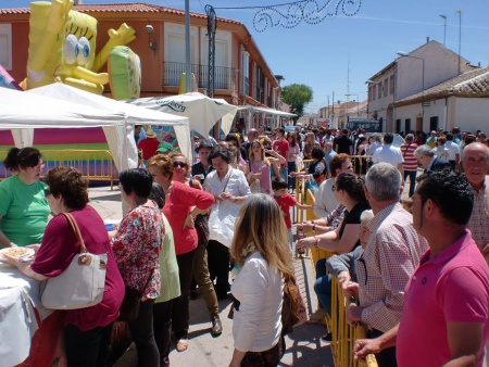 Ambiente de las fiestas de la Divina Pastora durante las migas en pasadas ediciones