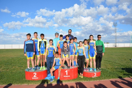 Competidores de la Escuela Municipal de Triatlón