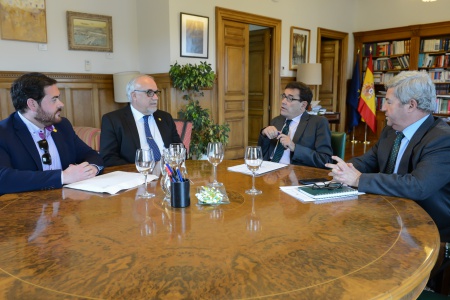 Julián Nieva y Pablo Camacho se reúnen con Carlos Cabanas en el Ministerio de Agricultura