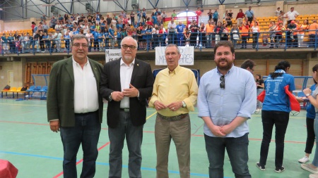 Julián Nieva y Pablo Camacho junto al delegado de la FBMCM y a Ramón Peco
