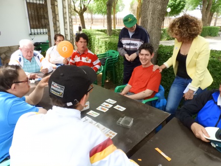 Beatriz Labián comparte la jornada de romería con los usuarios y usuarias del Centro Ocupacional