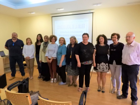 Representantes de la Comisión Permanente del Consejo Local de la Mujer en la charla