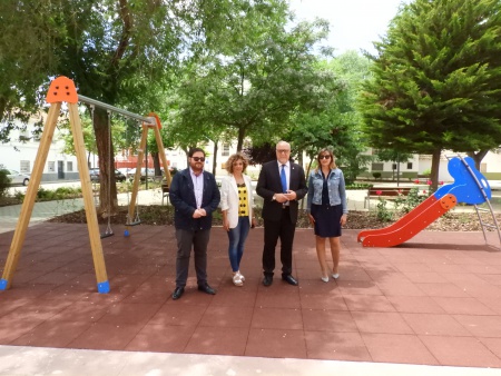 Representantes del Equipo de Gobierno visitan la obra en la plaza de Don Quijote