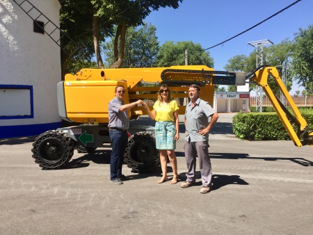 La concejala de Obras y Servicios recepcionó la máquina