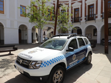 Coche patrulla de la Policía Local de Manzanares