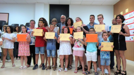 Ganadores junto a autoridades y organizadores