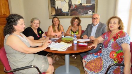 Participantes en la comisión ejecutiva del Consejo de la Mujer de Manzanares