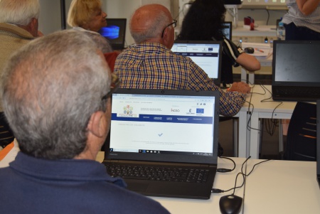 Imagen de uno de los cursos CapacitaTIC+55 en Manzanares