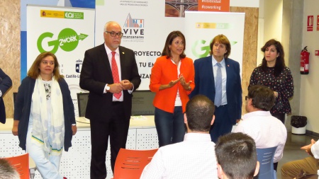 Elena Carrasco y Julián Nieva inauguraron el espacio coworking multisede de Manzanares