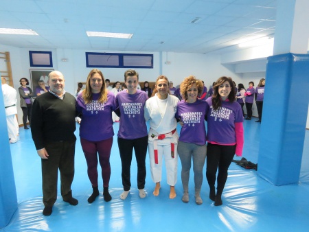 Taller de autodefensa femenina