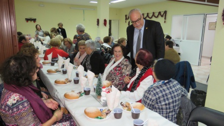 Merienda navideña de la Asociación de Amas de Casa, Consumidores y Usuarios