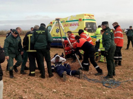 Imagen del rescate realizado en 2016 en un pozo de Manzanares