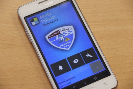 Móvil Android con la aplicación policial