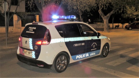 Vehículo patrulla de la Policía Local de Manzanares