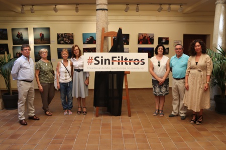 Inauguración de la exposición '#SinFiltros: Miradas al éxodo que Europa no quiere ver'
