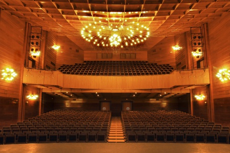 El Gran Teatro ya dispone del apoyo de Alto Guadiana Mancha para la equipación de cine