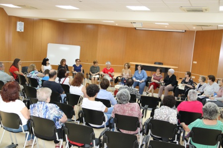 Presentación de la revista en la biblioteca