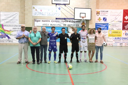 Saque a ciegas en el fútbol sala por la Semana de la ONCE