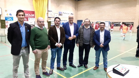 Autoridades junto a los presidentes de los finalistas