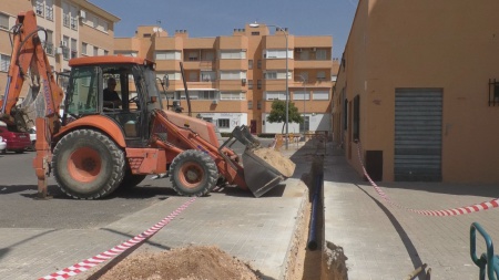 Trabajos de renovación de redes en el barrio del Nuevo Manzanares